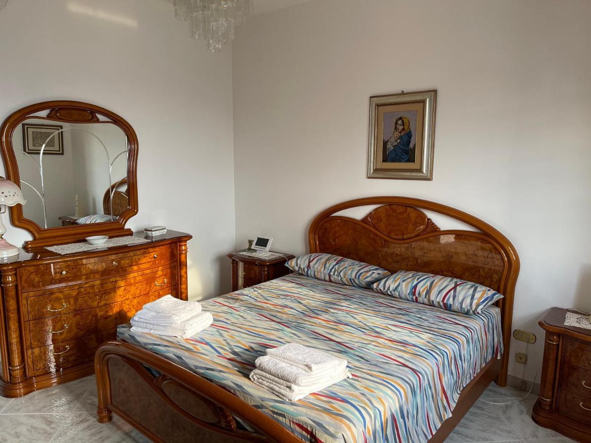 Casa Di Rosaria - Due Appartamenti Nel Centro Storico Con Giardino Sul Terrazzo Depressa ภายนอก รูปภาพ