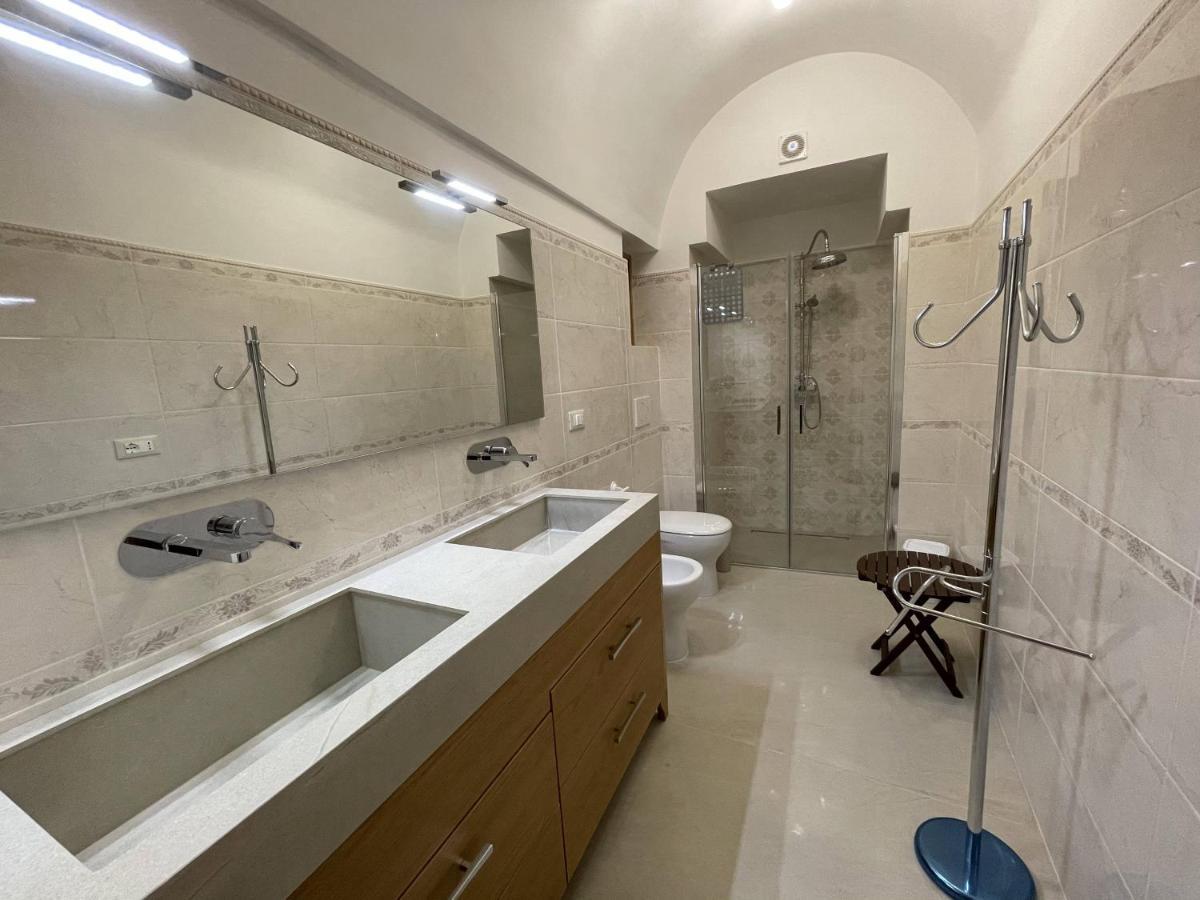 Casa Di Rosaria - Due Appartamenti Nel Centro Storico Con Giardino Sul Terrazzo Depressa ภายนอก รูปภาพ